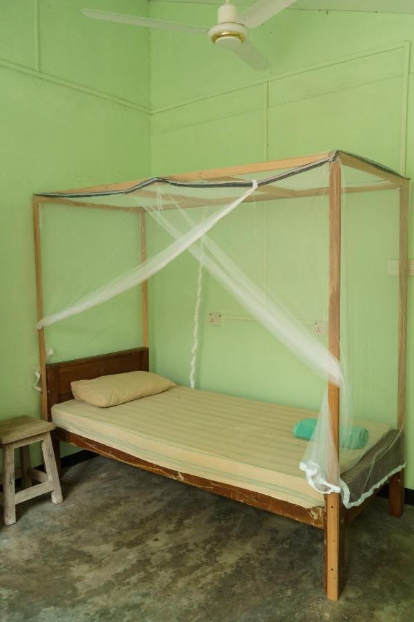 Little Bay Arugam Bay Hostel Buitenkant foto